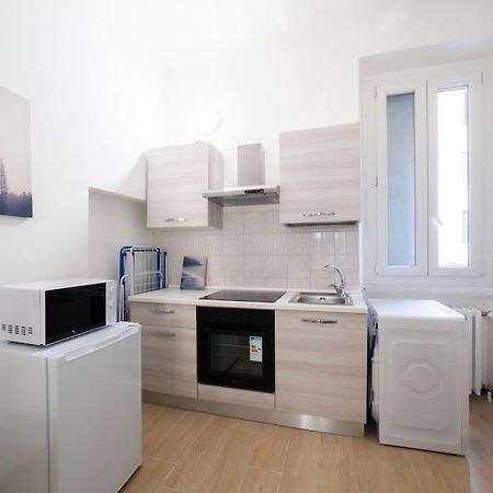 Apartment 4 Stops From The City Center Milan Exterior photo